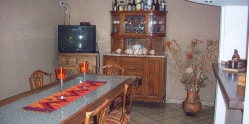 Imagen 4 de 11 de Chalet 320 Mt Con Piscina En Marcos Paz.