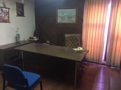 Imagen 9 de 12 de Se Renta Oficina En La Mejor Zona Comercial