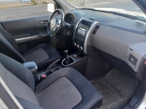 Nissan X-Trail 2.5 Visia 6mt