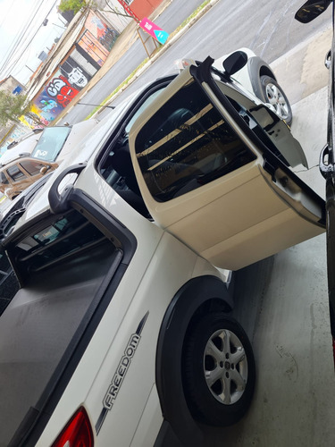 Fiat Strada 1.4 Freedom Cab. Dupla Flex 3p