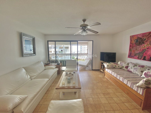 Imagen 6 de 19 de Venta De Apartamento De 2 Dormitorios En Parquemar Center