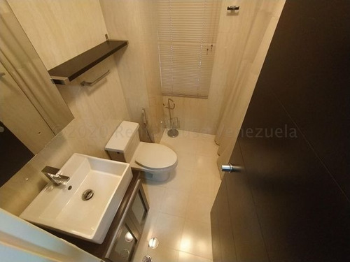Imagen 15 de 21 de Impecable Apartamento En Lomas De La Alameda!!! #21-1550. Abb