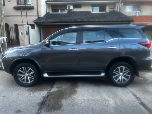 Toyota Sw4 4x4 Automática, Cuero 3 Filas De Asientos