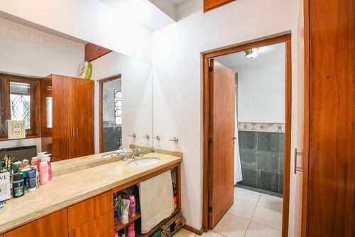 Imagen 24 de 30 de Casa De 3 Dormitorios En Venta Con Quincho Y Parrillero Centro De Rosario