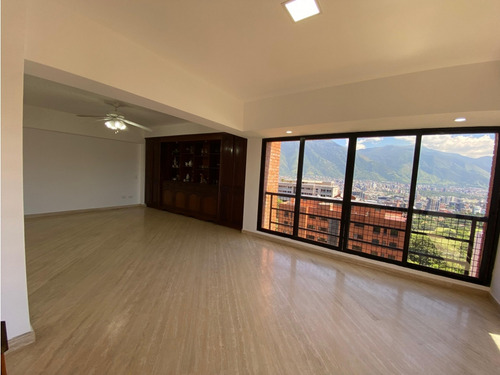 Venta. Apartamento (ph). Valle Arriba. Caracas. (mmv)