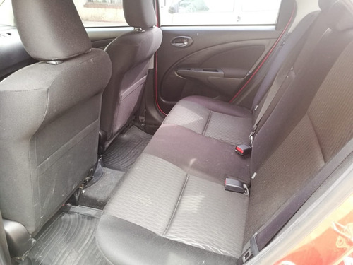Toyota Etios Xs 1.5 6m/t Sedan 4 Puertas 2017