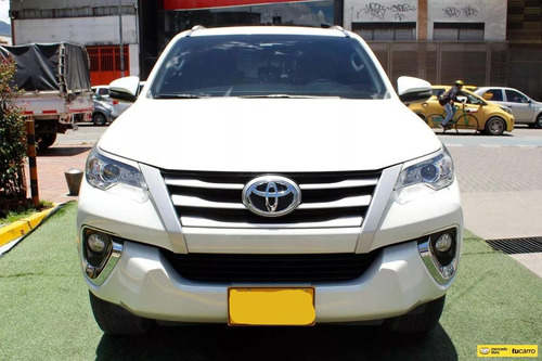 Toyota Fortuner 2.4 Sw4