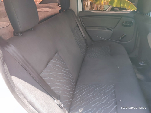 Imagem 4 de 6 de Renault Logan 1.0 16v Authentique Hi-flex 4p Branco 12/13