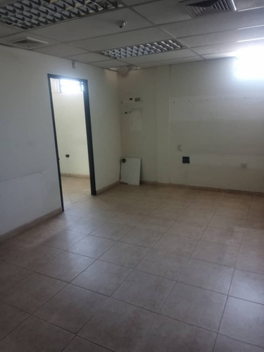 Imagen 9 de 17 de Se Alquila Local Comercial Av. Andres Eloy Blanco
