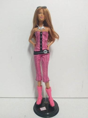 Imagem 1 de 5 de Barbie Fashionista Lea Kayla Em Corpo Modelmusebarbie Fashio