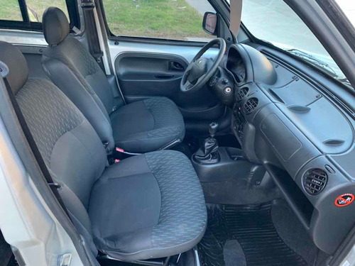 Imagen 8 de 13 de Renault Kangoo 1.6 Furgon Ph3 Confort 5as Lc 2016 Con Gnc