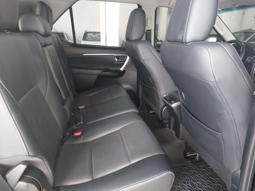 Toyota Hilux SW4 SRX