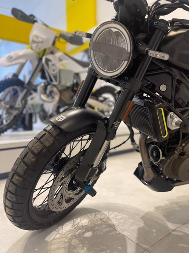Husqvarna Svartpilen 401 0km 2023
