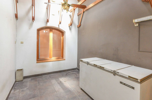Venta Casa 5 Ambientes Con Cochera Versalles