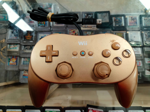 Controller Wii Pro Classic Dorado (Usado)