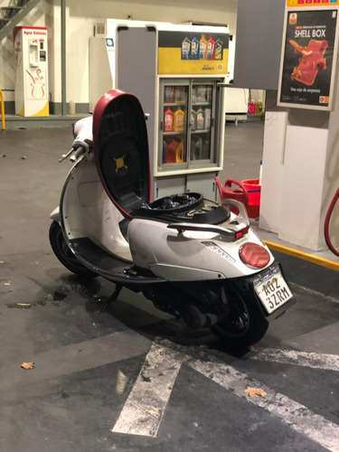 Scooter Beta Arrow Tempo 150 Blanca 32.000kms