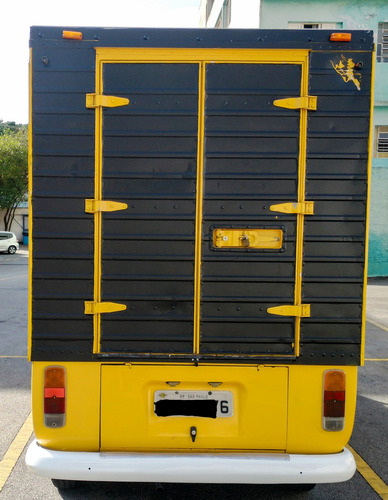 Kombi Baú 1.6 Dupla Carburação