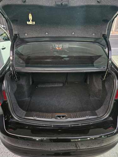 Ford Fiesta 1.6 MPI SEDAN 8V FLEX 4P MANUAL