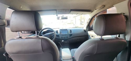 Toyota Hilux 2.7 Cabina Doble Base Mt