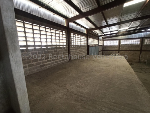 Galpón Nave Industrial Almacén Bodega Comercial En Venta En A Unos Metros De La Avenida Internacional Turmero Maracay Cuenta Con Tanque Subterráneo De Agua Área De Carga Y Almacenamiento Nela 23-139