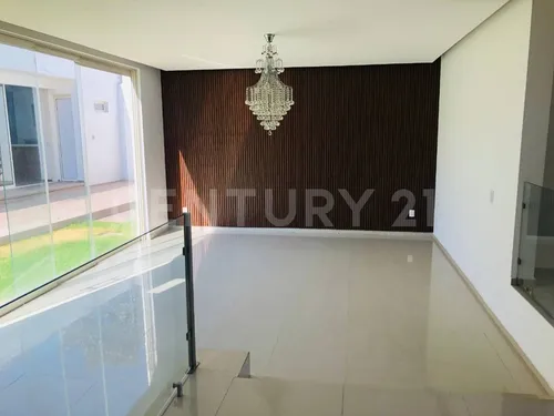 Casa En Venta, En El Palomar, Tlajomulco De Zuñiga, Jalisco.