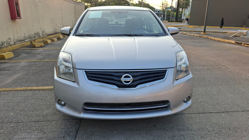 Nissan Sentra 2.0 Emotion 6vel Ee Mt