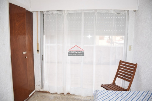 Apartamento En Peninsula, 2 Dormitorios *- Ref: 2875