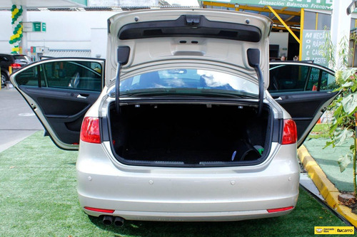 Imagen 11 de 25 de Volkswagen 2.5 New Jetta Comfortline