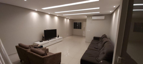 Casa Para Venda Em Volta Redonda, Marina Godoy, 3 Dormitórios, 1 Suíte, 4 Banheiros, 1 Vaga - 028_2-205682