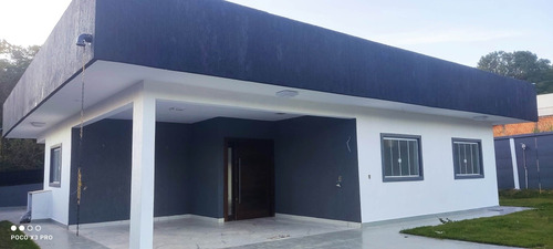Casa De 3 Quartos (1 Suíte), 2 Banheiros