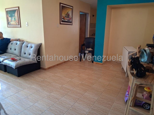Yoselin Cabesas Vende Apartamento En Cabudare 25-22034 Yc