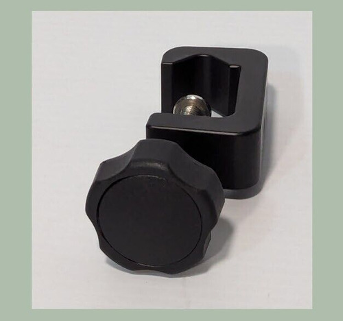 Carefusion 147124-100 Pole Clamp Assembly - Free Shippin Ccf
