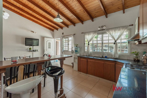 Imagen 5 de 22 de Casa 4 Ambientes Con Fondo Y Piscina Morón