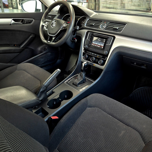 Volkswagen Passat 2.5 Comfortline At