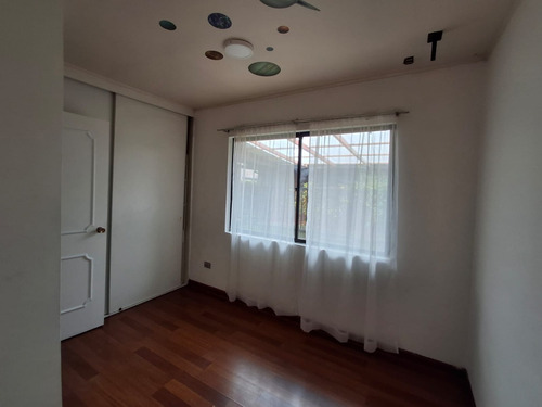 Amplia Casa En Sector Residencial Villa Doña Javiera