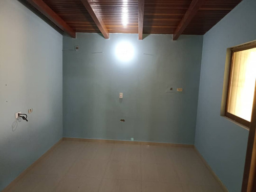 Imagen 3 de 8 de En Venta Town House En El Conjunto Residencial Laguna Vieja, Nueva Barcelona
