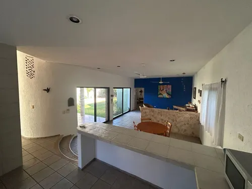 Residencia Colonial En Renta En Cholul