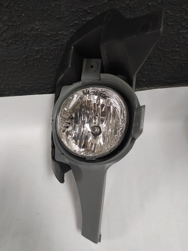 Faro Neblina Hilux 2006-2008 Derecho C/b Generi 81210-0k021 