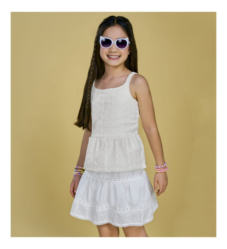 Coqueta Blusa Y Falda Niña Con Textura De Encaje Blanco