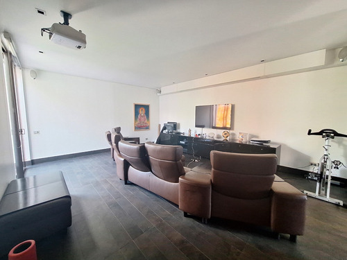 Hermosa Casa Con Vista Al Club De Golf Country Club. 40971