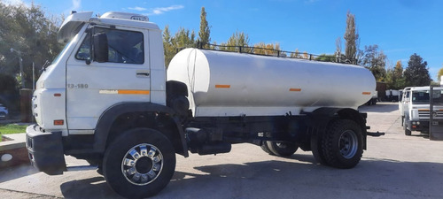 Volkswagen 13180 2010 Regador De 9000lts Unicoo Rentaltrucks