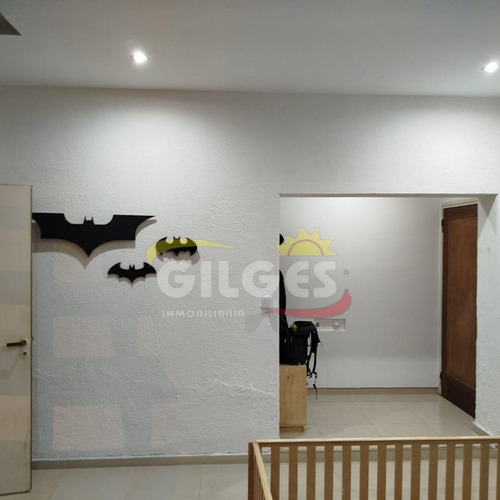 Venta De Casa 5 Amb. En Ramos Mejia Con Fdo. Con Quincho