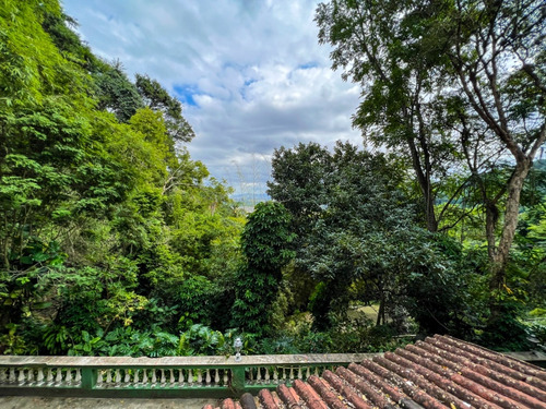 Casa Dois Andares 140 M/q Dentro De Clube Em Meio A Floresta