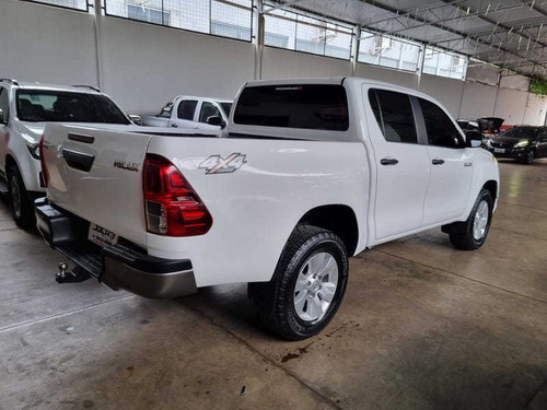 Imagem 4 de 8 de Toyota Hilux 2.8 Std 4x4 Cd