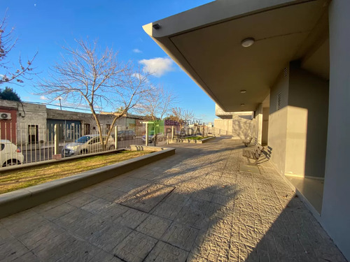 Apartamento De 2 Dormitorios En Alquiler En San Carlos