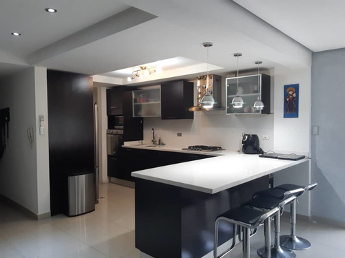Imagen 3 de 26 de Leal Pérez Vende Townhouse En Mañongo, Villa Menhir