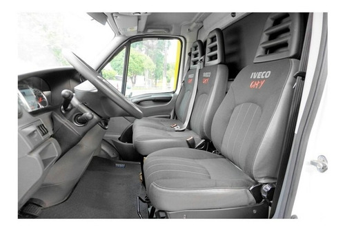 Imagem 10 de 15 de Iveco Daily City 30s13 Chassi 2p (diesel)(e5)
