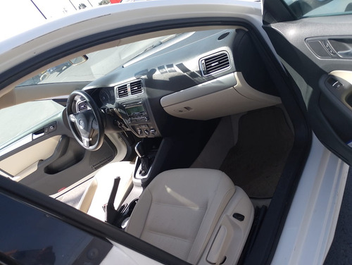 Volkswagen Jetta 2.5 Style Tiptronic At