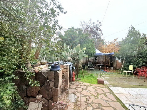 Casa En Venta De 5 Dorm. En Ñuñoa