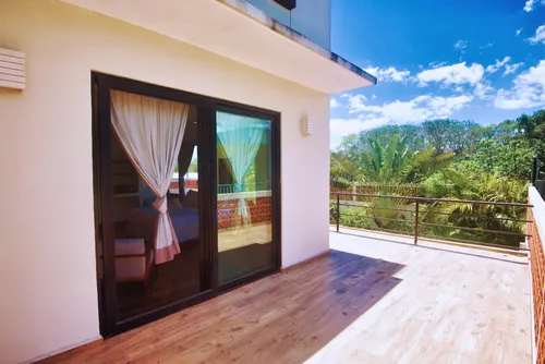 2 Casas Por El Precio De Una! Villa De 7 Recamaras Con 2 Albercas Lock-off Amueblada
